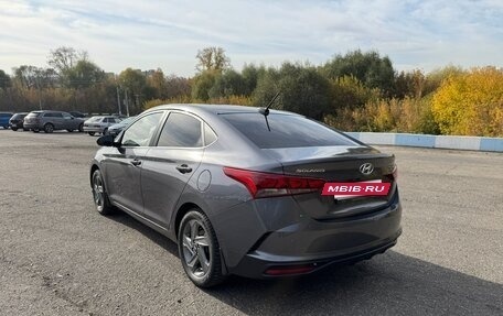 Hyundai Solaris II рестайлинг, 2021 год, 1 950 000 рублей, 4 фотография