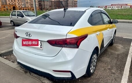 Hyundai Solaris II рестайлинг, 2017 год, 550 000 рублей, 3 фотография