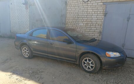Dodge Stratus II, 2002 год, 170 000 рублей, 1 фотография