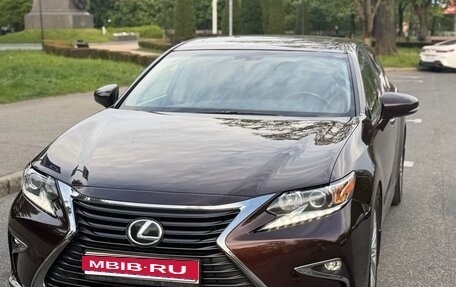 Lexus ES VII, 2016 год, 2 600 000 рублей, 1 фотография