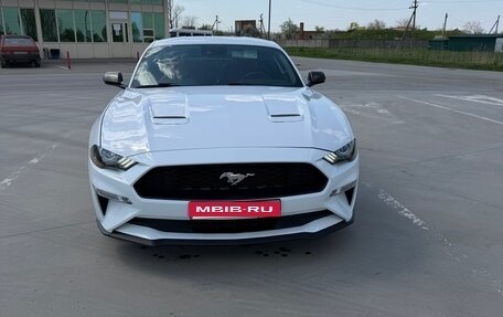 Ford Mustang VI рестайлинг, 2020 год, 3 850 000 рублей, 1 фотография