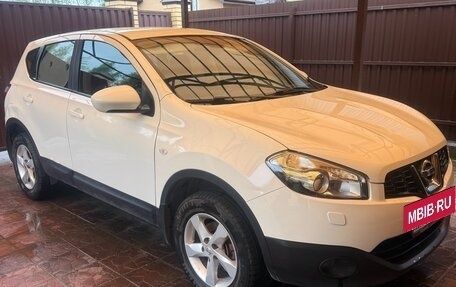 Nissan Qashqai, 2010 год, 990 000 рублей, 2 фотография