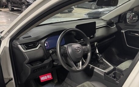 Toyota RAV4, 2024 год, 3 850 000 рублей, 6 фотография