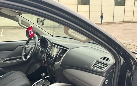 Mitsubishi L200 IV рестайлинг, 2018 год, 2 600 000 рублей, 13 фотография