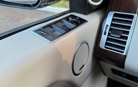 Land Rover Range Rover IV рестайлинг, 2015 год, 4 300 000 рублей, 25 фотография