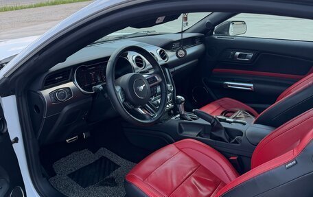Ford Mustang VI рестайлинг, 2020 год, 3 850 000 рублей, 6 фотография