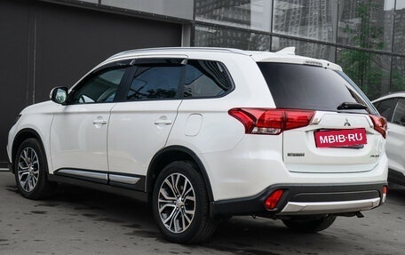 Mitsubishi Outlander III рестайлинг 3, 2018 год, 2 390 000 рублей, 6 фотография