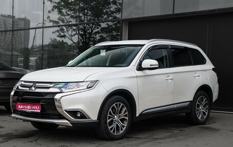 Mitsubishi Outlander III рестайлинг 3, 2018 год, 2 390 000 рублей, 1 фотография
