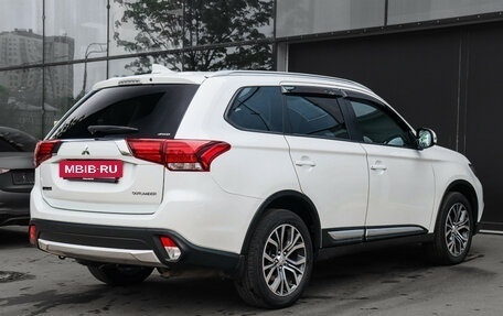 Mitsubishi Outlander III рестайлинг 3, 2018 год, 2 390 000 рублей, 4 фотография