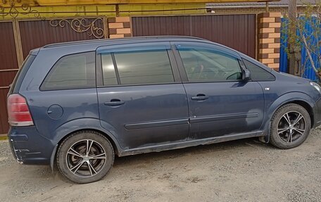 Opel Zafira B, 2007 год, 380 000 рублей, 1 фотография