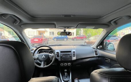 Mitsubishi Outlander III рестайлинг 3, 2008 год, 690 000 рублей, 4 фотография