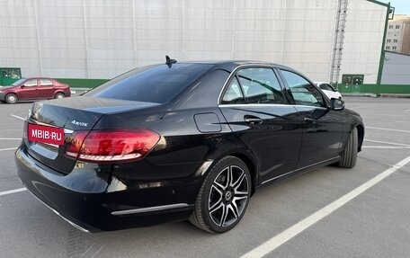 Mercedes-Benz E-Класс, 2013 год, 2 600 000 рублей, 4 фотография