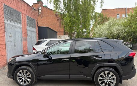Toyota RAV4, 2021 год, 4 370 000 рублей, 2 фотография