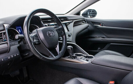 Toyota Camry, 2020 год, 2 695 000 рублей, 9 фотография