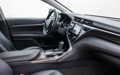 Toyota Camry, 2020 год, 2 695 000 рублей, 10 фотография