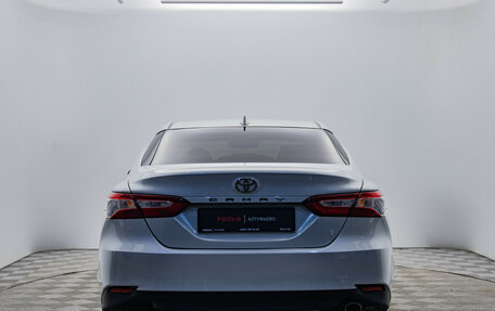 Toyota Camry, 2020 год, 2 695 000 рублей, 4 фотография