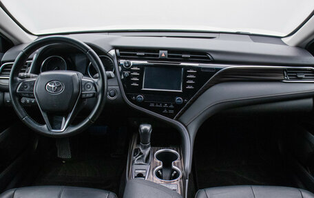 Toyota Camry, 2020 год, 2 695 000 рублей, 13 фотография