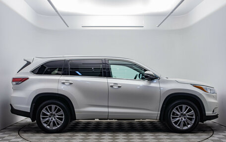 Toyota Highlander III, 2013 год, 2 600 000 рублей, 6 фотография