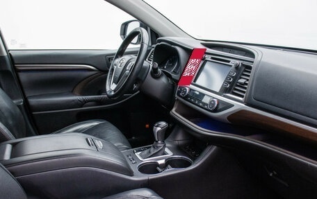 Toyota Highlander III, 2013 год, 2 600 000 рублей, 10 фотография