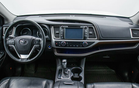 Toyota Highlander III, 2013 год, 2 600 000 рублей, 13 фотография