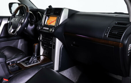 Toyota Land Cruiser Prado 150 рестайлинг 2, 2011 год, 2 690 000 рублей, 10 фотография