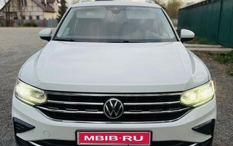 Volkswagen Tiguan II, 2022 год, 2 900 000 рублей, 1 фотография