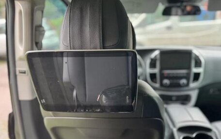 Mercedes-Benz Vito, 2017 год, 11 фотография