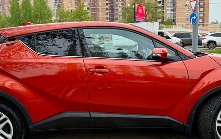 Toyota C-HR I рестайлинг, 2021 год, 2 950 000 рублей, 3 фотография