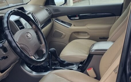 Toyota Land Cruiser Prado 120 рестайлинг, 2008 год, 3 000 000 рублей, 17 фотография