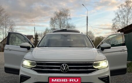 Volkswagen Tiguan II, 2022 год, 2 900 000 рублей, 3 фотография