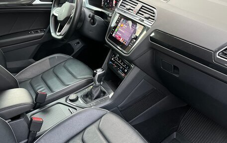 Volkswagen Tiguan II, 2022 год, 2 900 000 рублей, 28 фотография