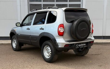 Chevrolet Niva I рестайлинг, 2010 год, 395 000 рублей, 3 фотография