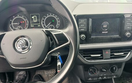 Skoda Rapid II, 2021 год, 1 420 000 рублей, 2 фотография