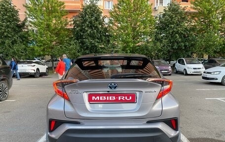 Toyota C-HR I рестайлинг, 2019 год, 2 700 000 рублей, 1 фотография