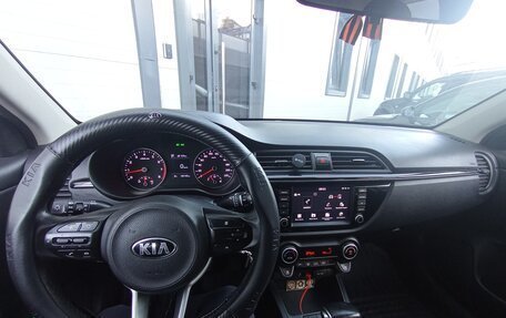 KIA Rio IV, 2018 год, 1 450 000 рублей, 2 фотография