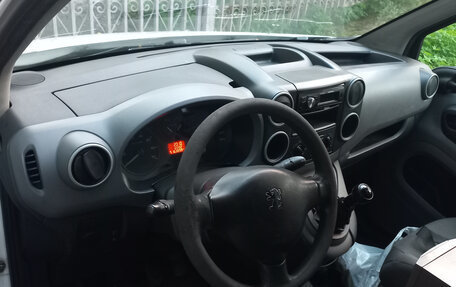 Peugeot Partner II рестайлинг 2, 2010 год, 490 000 рублей, 8 фотография