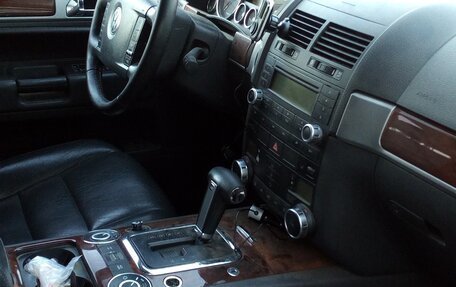 Volkswagen Touareg III, 2005 год, 850 000 рублей, 3 фотография