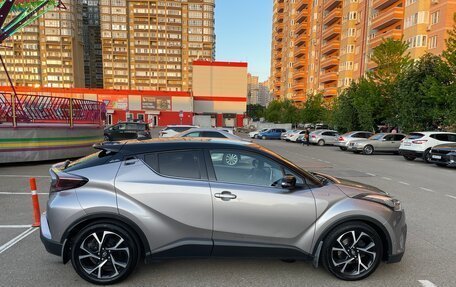 Toyota C-HR I рестайлинг, 2019 год, 2 700 000 рублей, 11 фотография