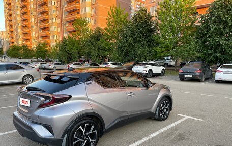 Toyota C-HR I рестайлинг, 2019 год, 2 700 000 рублей, 12 фотография