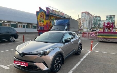 Toyota C-HR I рестайлинг, 2019 год, 2 700 000 рублей, 8 фотография