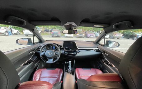 Toyota C-HR I рестайлинг, 2019 год, 2 700 000 рублей, 17 фотография