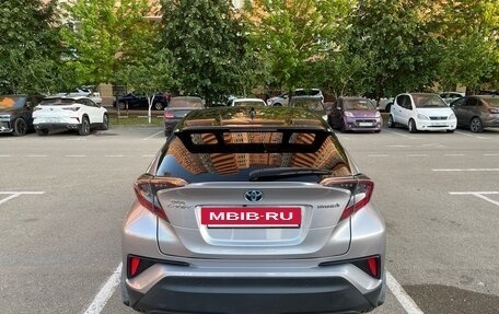 Toyota C-HR I рестайлинг, 2019 год, 2 700 000 рублей, 13 фотография