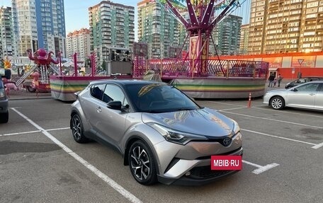 Toyota C-HR I рестайлинг, 2019 год, 2 700 000 рублей, 10 фотография