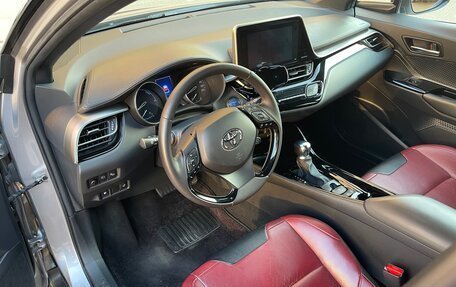 Toyota C-HR I рестайлинг, 2019 год, 2 700 000 рублей, 37 фотография