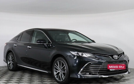 Toyota Camry, 2023 год, 3 849 000 рублей, 2 фотография