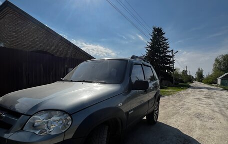 Chevrolet Niva I рестайлинг, 2011 год, 430 000 рублей, 6 фотография