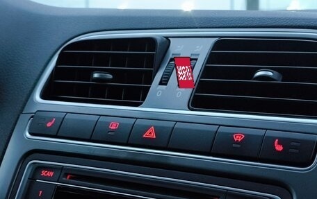 Volkswagen Polo VI (EU Market), 2015 год, 990 000 рублей, 17 фотография