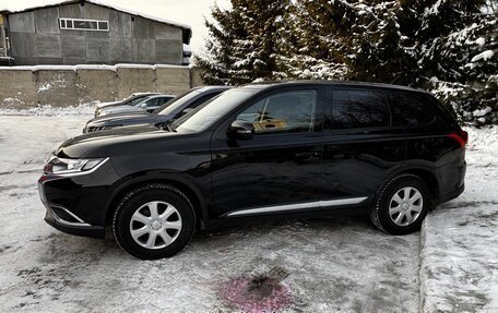Mitsubishi Outlander III рестайлинг 3, 2015 год, 1 700 000 рублей, 7 фотография