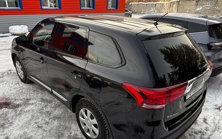 Mitsubishi Outlander III рестайлинг 3, 2015 год, 1 700 000 рублей, 6 фотография