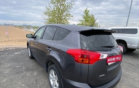 Toyota RAV4, 2014 год, 1 980 000 рублей, 4 фотография